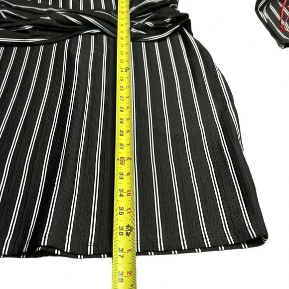 Dynamite front twisted knot black & white striped dress L,
Career,event,office - Picture 13 of 13